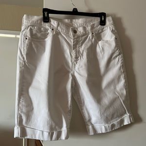 Levi’s 515 Bermuda Shorts NWT